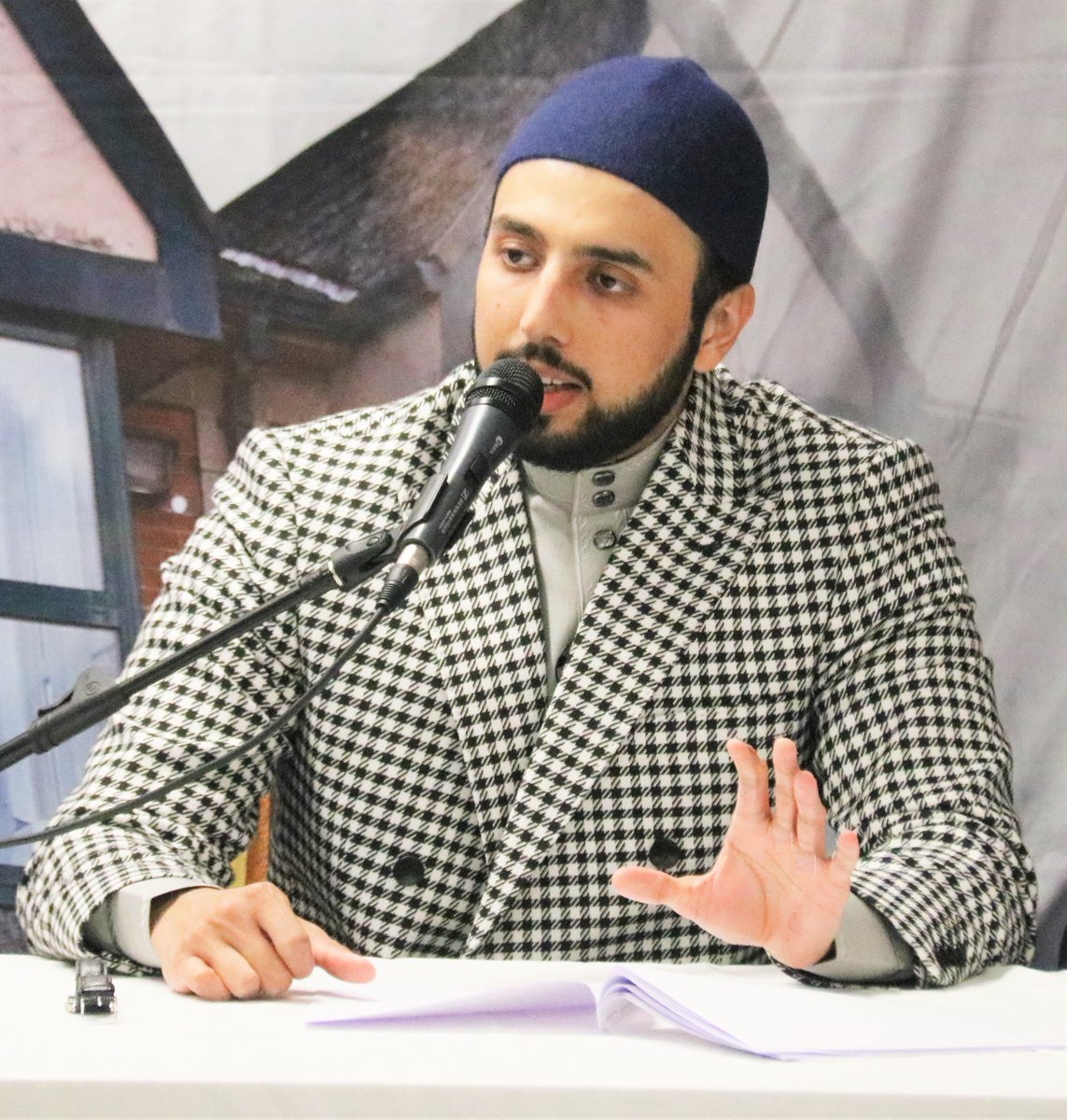 HammadQadriMQI's tweet image. Shaykh Hammad Mustafa al-Qadri al-Madani addressed the session with the brothers and sisters in UK. The session was organized by Minhaj College #Manchester as part of their "Summer Camp 2022". 
#knowledge #Education