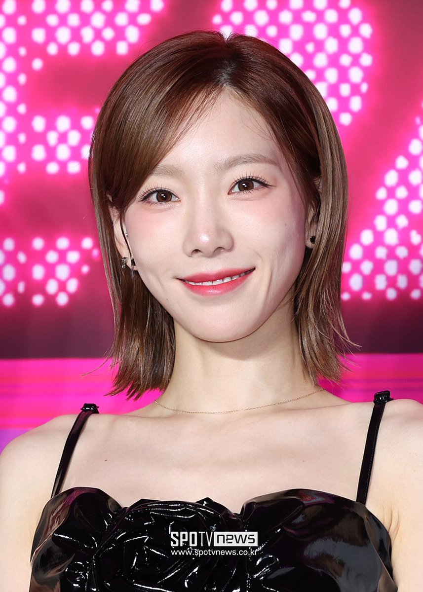 soonkyupsal's tweet photo. [PHOTO] GIRLS GENERATION - Press Conference 

SEOHYUN and TAEYEON

#FOREVER1 #GirlsGeneration https://t.co/vqmAZnh7vG