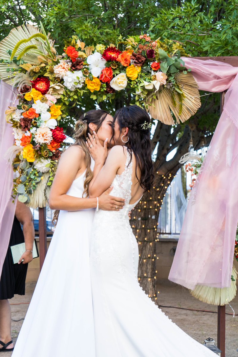 allyraaee's tweet photo. marrying your best friend? highly recommend✨ https://t.co/oXDYFPiYcA