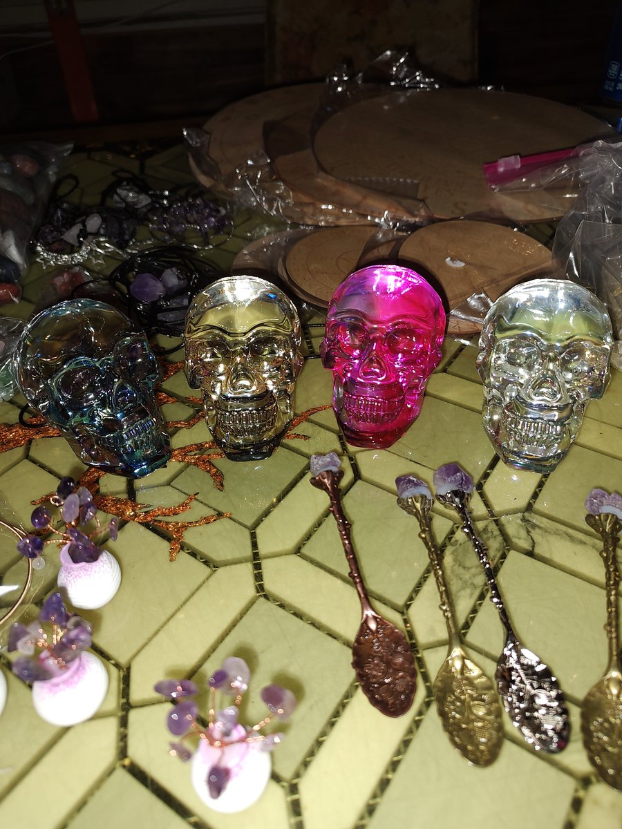MyCrystalRomanc's tweet photo. New crystals just got delivered. I am getting them up on the site as soon as possible. If you see something you want to claim though shoot me a DM. 

https://t.co/cPnPUzNVKX https://t.co/fhqMtOSBra