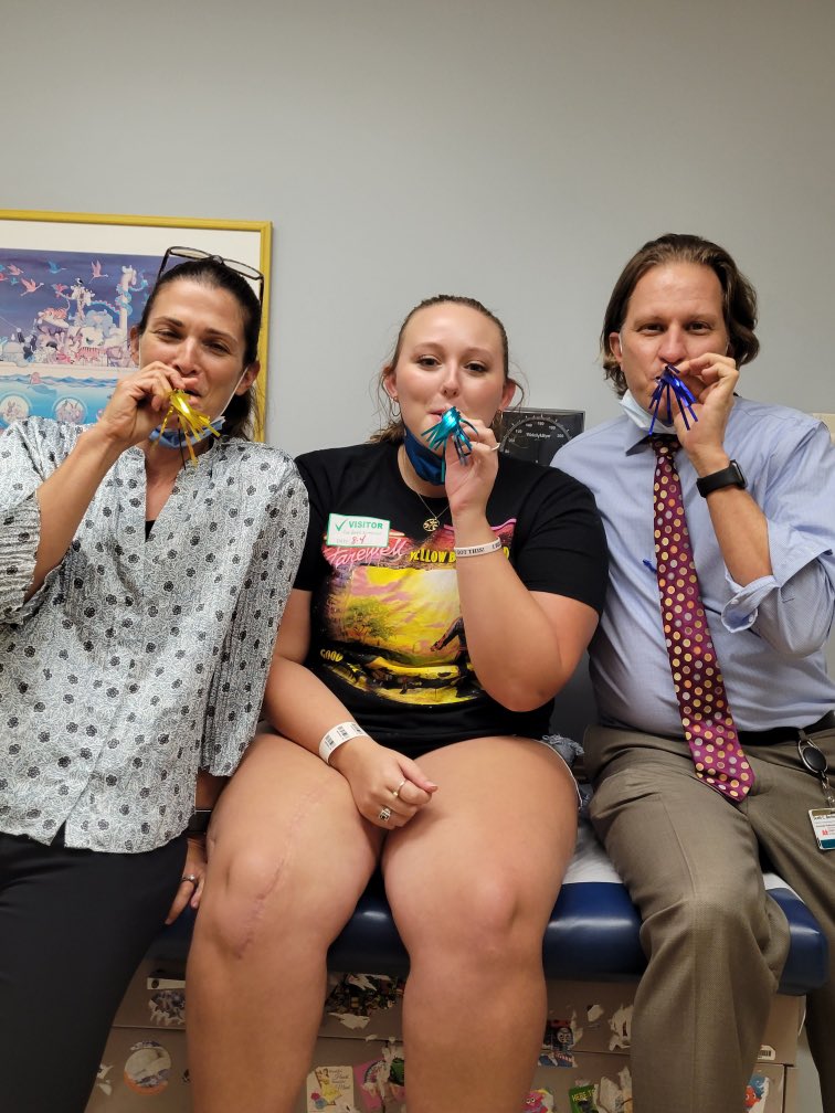 KevinCrain22's tweet photo. 5 years Cancer free , the milestone doctors were waiting for !!! Released from Oncology Dr. What a great day !!! Thanks to everyone for all of the prayers over the last six years!!🙏🎊🎉❤️💕 https://t.co/0c3KHvbnTC