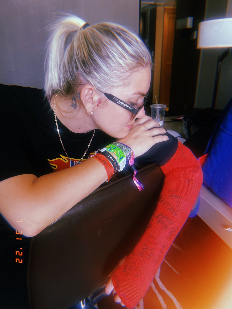 #slabsquad sorry I’ve been MIA. I’ve been in a full arm cast (from armpit to fingertip) the last few weeks so it’s been impossible to work 🤕 soon as I can use both of my hands I’m going in!

Appreciate your patience and understanding 🙏🏻 🥷🏼