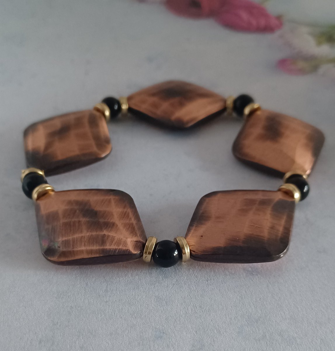 rlewiscreations's tweet photo. Bronze Bracelet Women's - Diamond-shaped Copper Color Bracelet
https://t.co/pH9b7uygnp
#etsy #black #bronze #statementbracelet #coppercolor #diamondshaped #bracelet #bronzebracelet #womensbracelet #braceletsforwomen https://t.co/DfeeqsJtA3