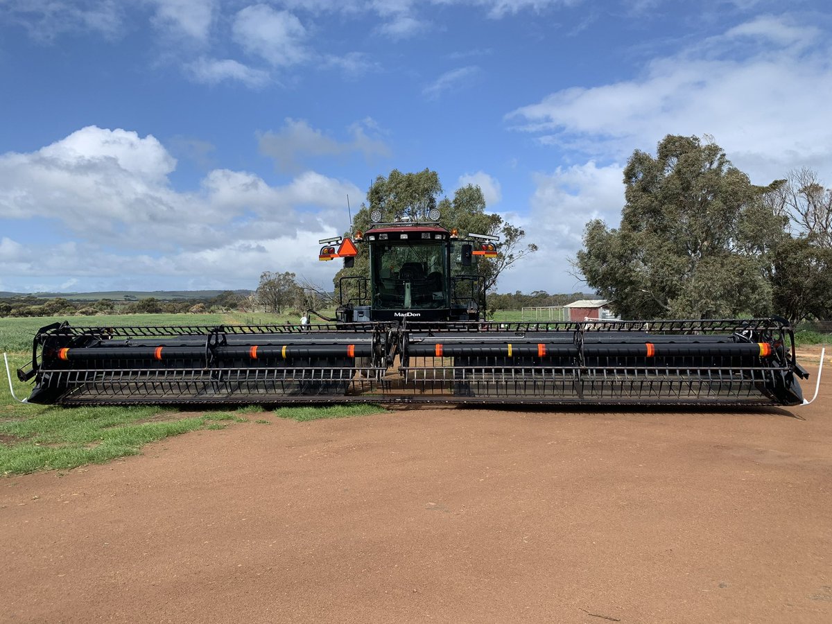 lukegreen450's tweet photo. Contract Windrowing and hay cutting on the EP willing to travel
👉40ft macdon front 
👉16 ft R85 mower conditioner
👉Phone Luke on 0488502972 👍 https://t.co/kfVfd6iezt