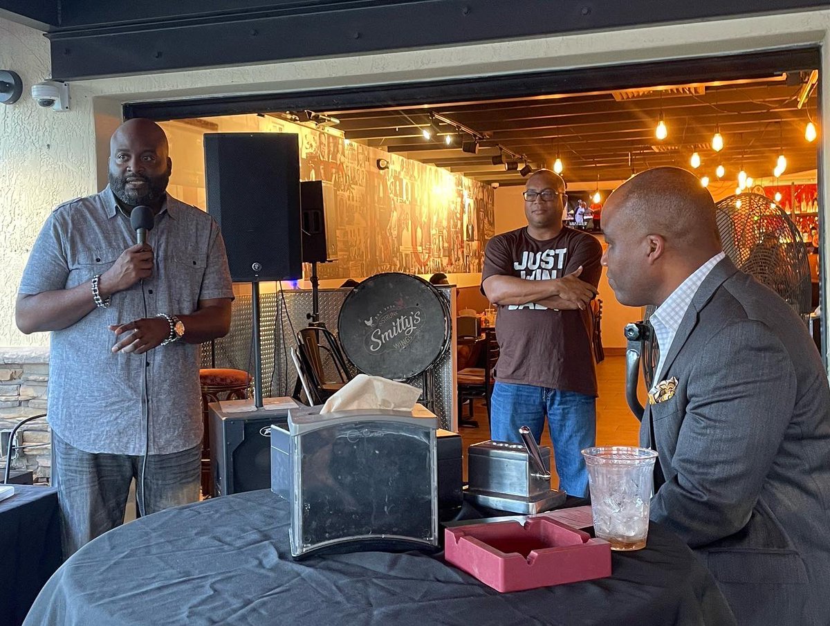 KellyNScurryFL's tweet photo. Thank you to everyone who came out to our fundraiser tonight at @SmittysSistrunk, especially our hosts @SenChrisSmith, @MrJonathanAllen, and @mattb1906. And if you missed us, it’s not too late to donate or sign up to volunteer - just visit https://t.co/HHgEK5yHAS. https://t.co/ZoeTjGCaqu