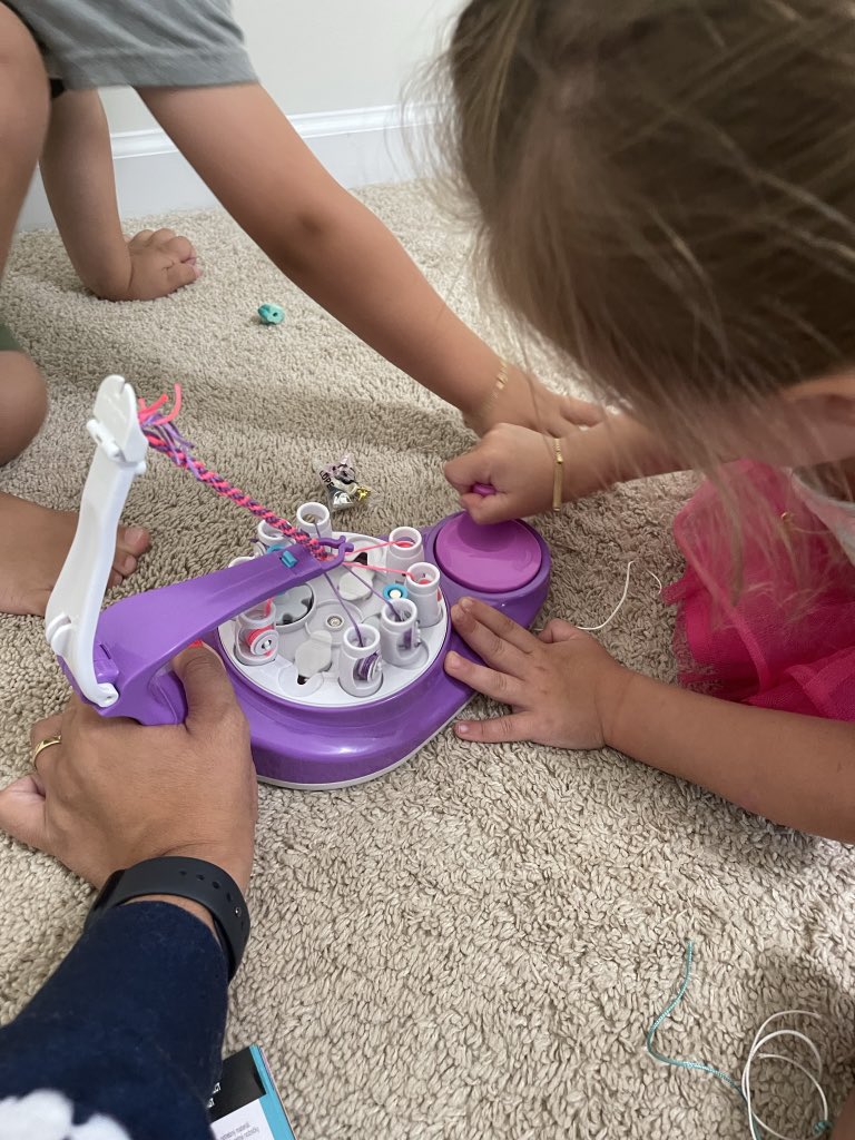 MySampleLife's tweet photo. @SpinMaster @Tryazon the kids had so much fun creating bracelets and necklaces with their new #coolmaker !! #Tryazon #CoolMaker #SpinMaster https://t.co/YAeK5xNcAv