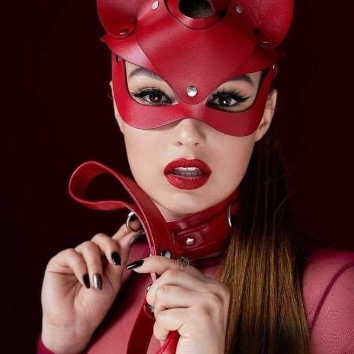 SumisaMujer's tweet photo. Empieza a Rezar antes de caer rendida a mis pies.....
Porque después no habrá un Dios que te separe de mí
De mis labios, de mis manos, de mi piel...
Después de probar mi infierno no vas a querer salir de el https://t.co/Z8CxNBMOjV