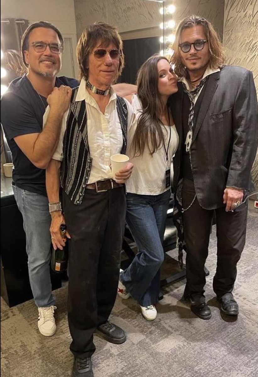 j_jaaymtee's tweet photo. no but why does johnny look so different in these photos https://t.co/h4T517Q3Xk