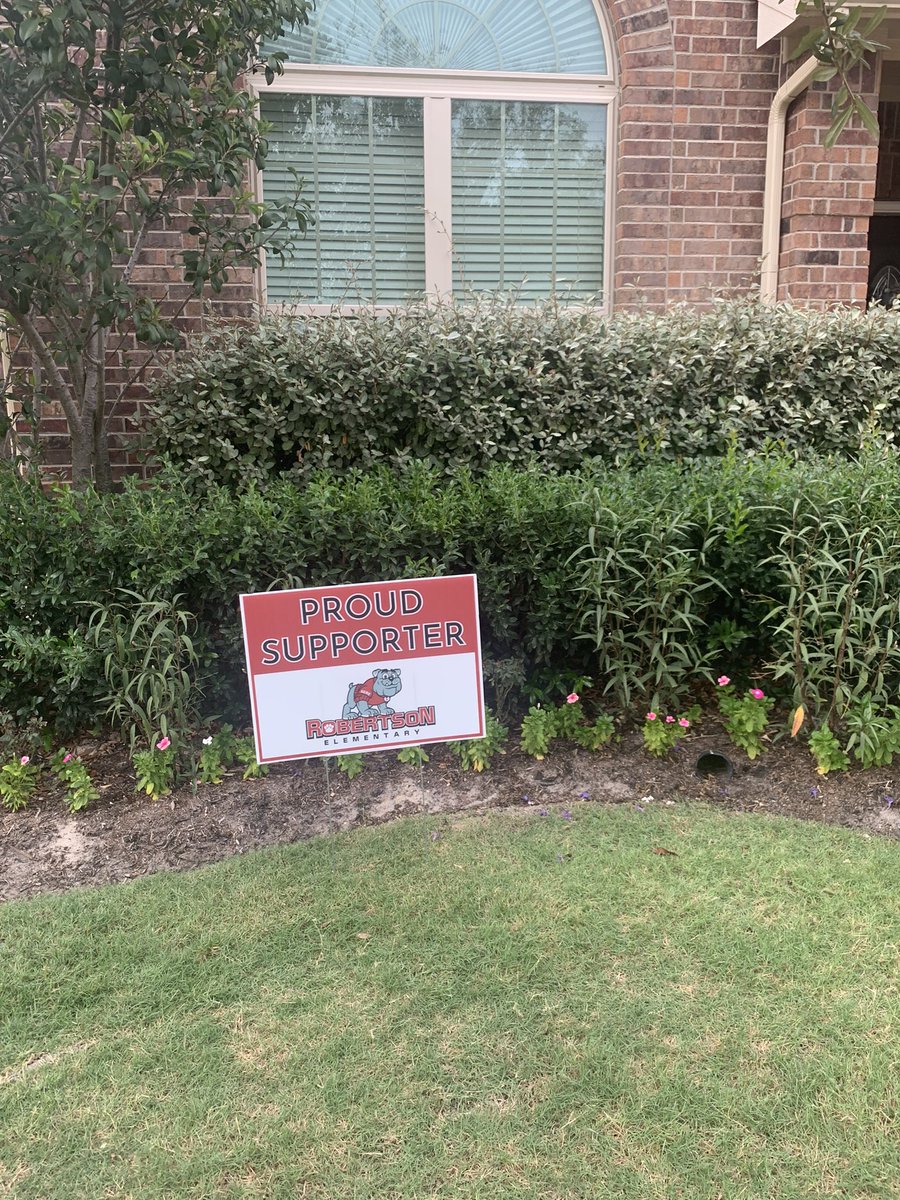 PTABulldogs's tweet photo. Get your signs as a donor or a parent! $100 gets you a discount or sign, $25 for a parent sign. 

https://t.co/ZwZcGGusZC https://t.co/h1UHJvBXmI