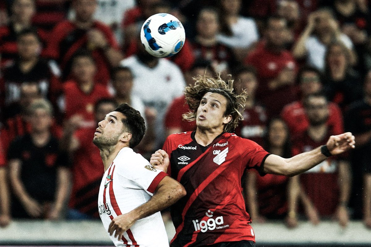 hablemosfut's tweet photo. Atlético Paranaense y Estudiantes empataron sin goles en el Arena da baixada. 
La serie se define en el Estadio UNO Jorge Luis Hirschi, donde Estudiantes ganó los 4 partidos que disputó en la #Libertadores . https://t.co/czziGEew96