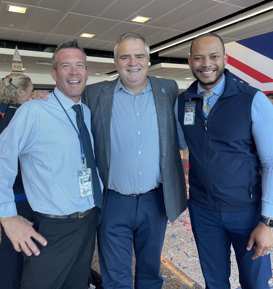 YQRamos's tweet photo. Very excited to be a part of this new milestone! @JetBlue service from @BostonLogan to London 🇬🇧 @Gatwick_Airport #JetBlueBOS #JetBlueLGW Great job by everyone involved in this launch! ✈️💺@HelloJetBlue #LGW https://t.co/1jzNgFyipQ