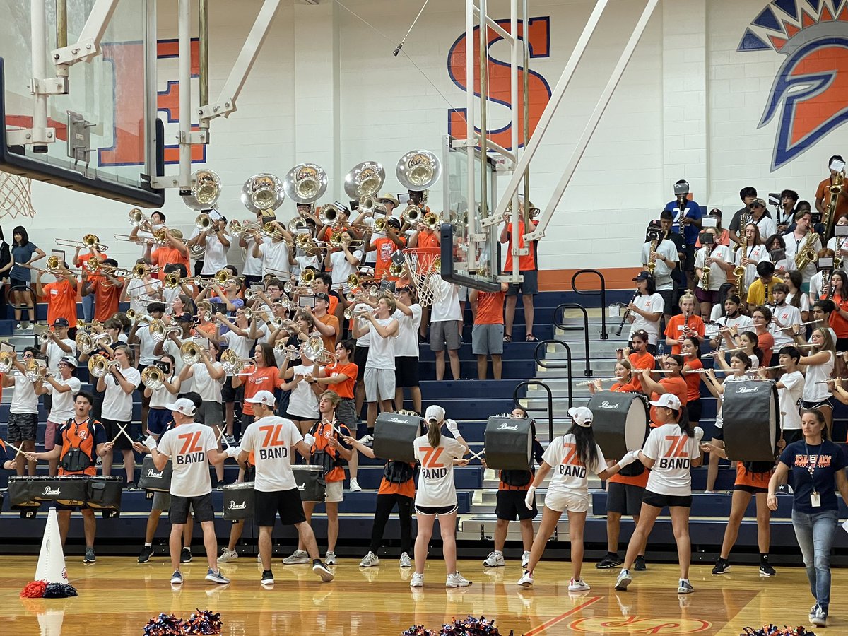 We wrapped up Fish Camp today with a Class of 26 Pep Rally! 📣 #7LakesHS <a href="/SpiritofSLHS/">Spirit of SLHS</a> <a href="/sevenlakesband/">Seven Lakes Band</a> <a href="/slhs_sapphires/">Sapphires</a> <a href="/kfinnesand/">Kerri Finnesand</a> <a href="/Diana_Sarao/">Diana Sarao, Ed.D.</a> <a href="/Jacobi_ez/">Eric jacobi</a> <a href="/StephMcInturff/">Stephanie Hagel McInturff</a>