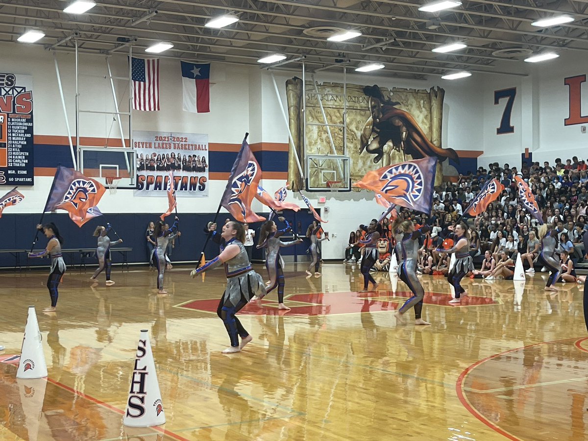 genlopardo's tweet photo. We wrapped up Fish Camp today with a Class of 26 Pep Rally! 📣 #7LakesHS @SpiritofSLHS @sevenlakesband @slhs_sapphires @kfinnesand @Diana_Sarao @Jacobi_ez @StephMcInturff https://t.co/wa4ECr4iYr
