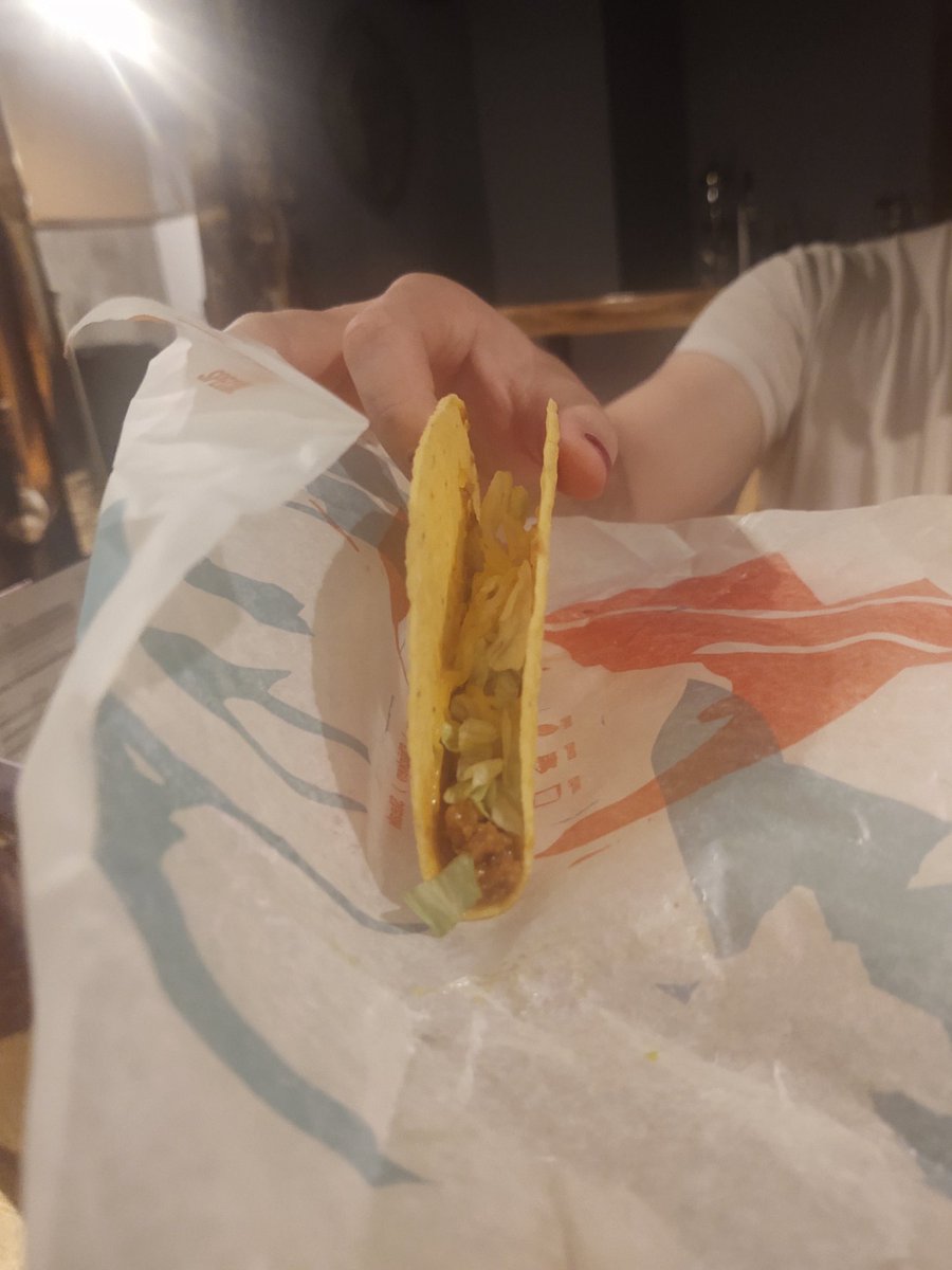 DotKingOf's tweet photo. @tacobell what is this https://t.co/YOWq3awkqg
