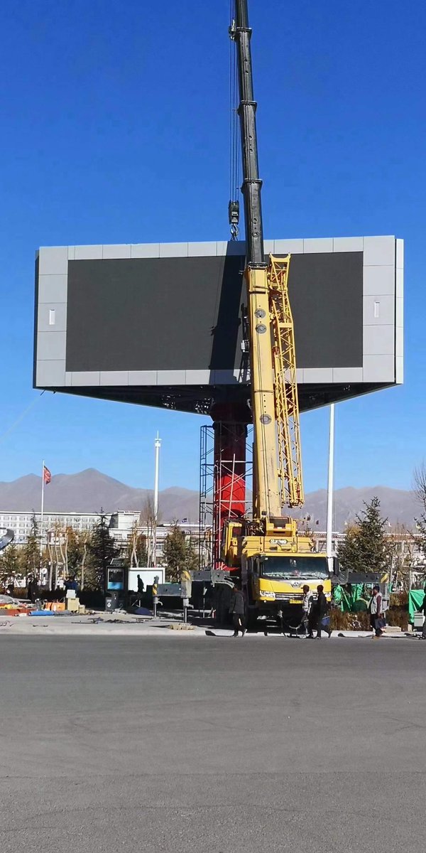 Qiangli outdoor Q8Pro Led Screen is ready ti lighting. Come to inquiry best price