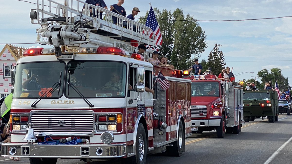 brianwusa's tweet photo. #RaspberryDays #parade #craftfair #Utwx great times, family time. @Gobearlake @AlanaBrophyNews @ChaseThomason @ThomasGeboyWX @nawa201 @Whobugs @BearLakeValley @Dan_Pope_FOX13 @spunky_libra @UtahBamaFan @dannahyer @Simply_me_Holly https://t.co/ofz9vRCXDN