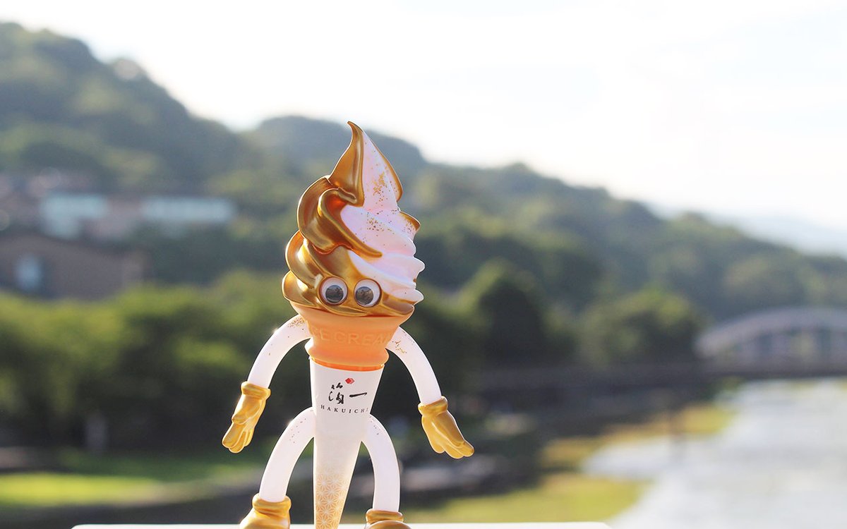 金箔1枚を大胆に貼ったソフトは箔一東山店発祥🌟なので実家に「お帰り