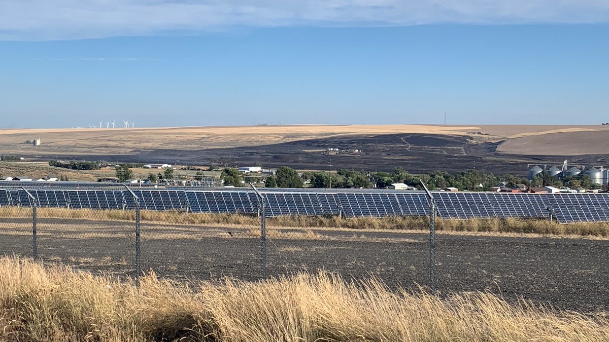 BCWildfireHelp's tweet photo. #WAfire | #LindFire #LindWA
Fast fire this morning😰
6 homes + 8 outbuildings destroyed
1 firefighter injured/airlifted to Spokane https://t.co/Qo1dxss3mc