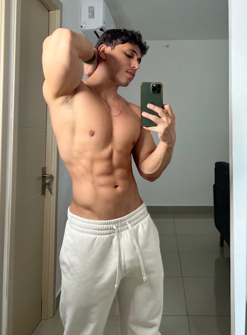 Hi boys 💦 https://t.co/uiUqR0GpdC https://t.co/J1CQM6CLZK<a href="/tag/tjbiggz"class="tags"><span>#tjbiggz</span></a>