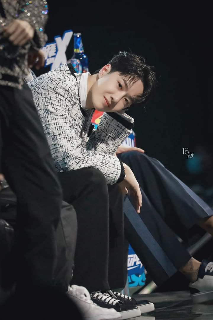 THIP78962294's tweet photo. Happy birthday 🎉🎊 wangyibo
生日快乐  王一博🥳
คุณ คือแรง พักดันและไอดอลที่หน้ารักมาก https://t.co/yLYSn1MAgb
