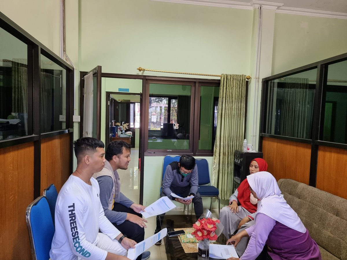Risdyamasta23's tweet photo. Jumat (5/8) Rianda R. PPB Kota Madiun, Melaksanakan Sinkronisasi Kegiatan, Menyampaikan Rencana Kerja &amp; Capaian Kinerja Bersama Bidang Perikanan DKPP Kota Madiun #GiatLuhkanSatminkalBWI  #luhlapor #KotaMadiun @bppp_banyuwangi @puslatluhkp @DKPPkotamadiun https://t.co/KCk9uFioQi