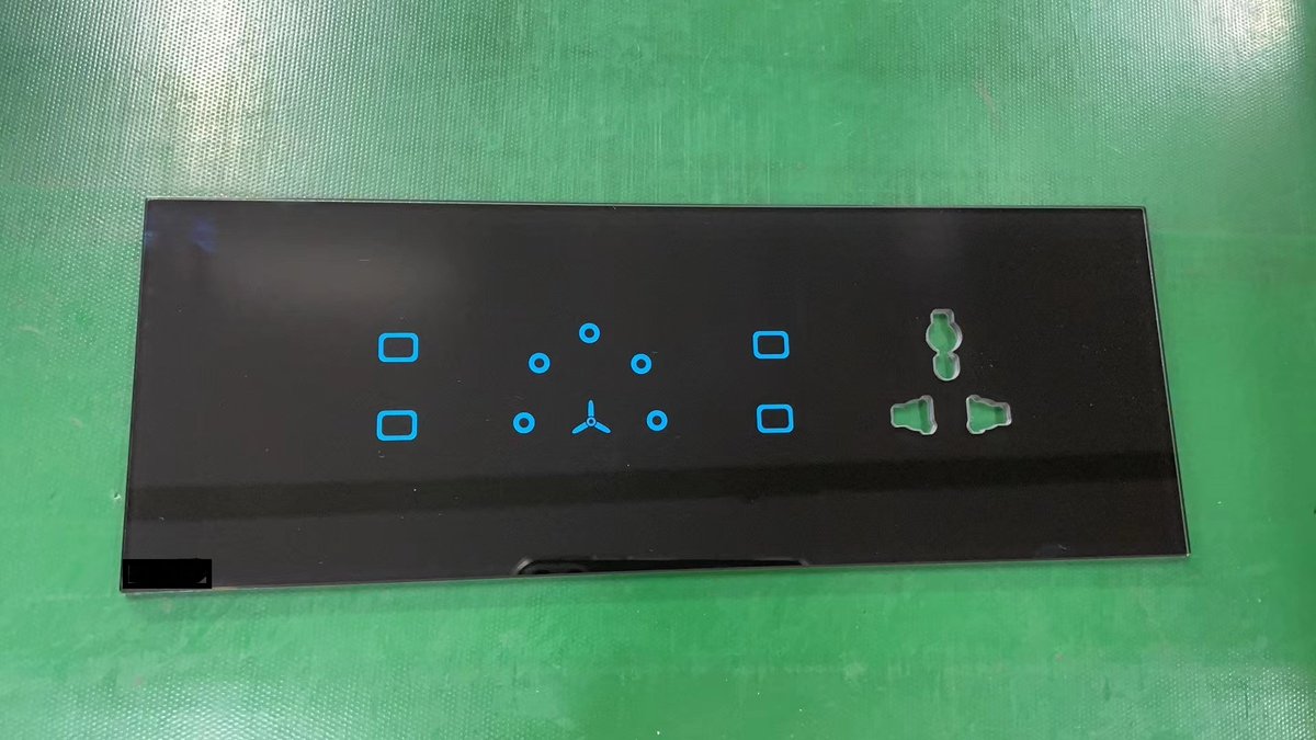 richenglass's tweet photo. Our new touch light switch samples with socket.
#glasssocket #socket #touchswitch #wallswitch #lightswitch #glassswitch #plugsocket #glassplug #glasstouchdimmer #wiringdevice #smartdevice #walloutlet #toughenedglass #UK #capacitivetouch https://t.co/Iw2BP0ClzU