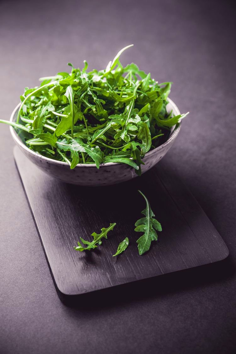 poojagarg1111's tweet photo. Arugula, is a cruciferous vegetable, a cousin of broccoli, kale, and cabbage. Arugula is low in sugar, calories, carbohydrates, fat and full of antioxidants. It also has glucosinolates. These natural substances, which give arugula its bitter taste and strong scent 1/2 #health https://t.co/7gRi2ZeEDI
