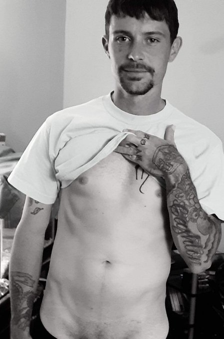 Looking for female to sext. Any takers? https://t.co/ZAxnvVnWt7<a href="/tag/thick"class="tags"><span>#thick</span></a>