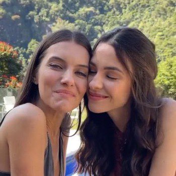 cubanastyles's tweet photo. sáficas prestem muito atenção aqui, saiu o primeiro episódio da adaptação da fanfic stupid wife. eu tenho certeza que você já leu pelo menos uma vez na vida, já está disponível no youtube no canal ponto ação produções. as atrizes estão perfeitas no papel.

VÃO ASSISTIR!!! https://t.co/bAqwNH8XyB