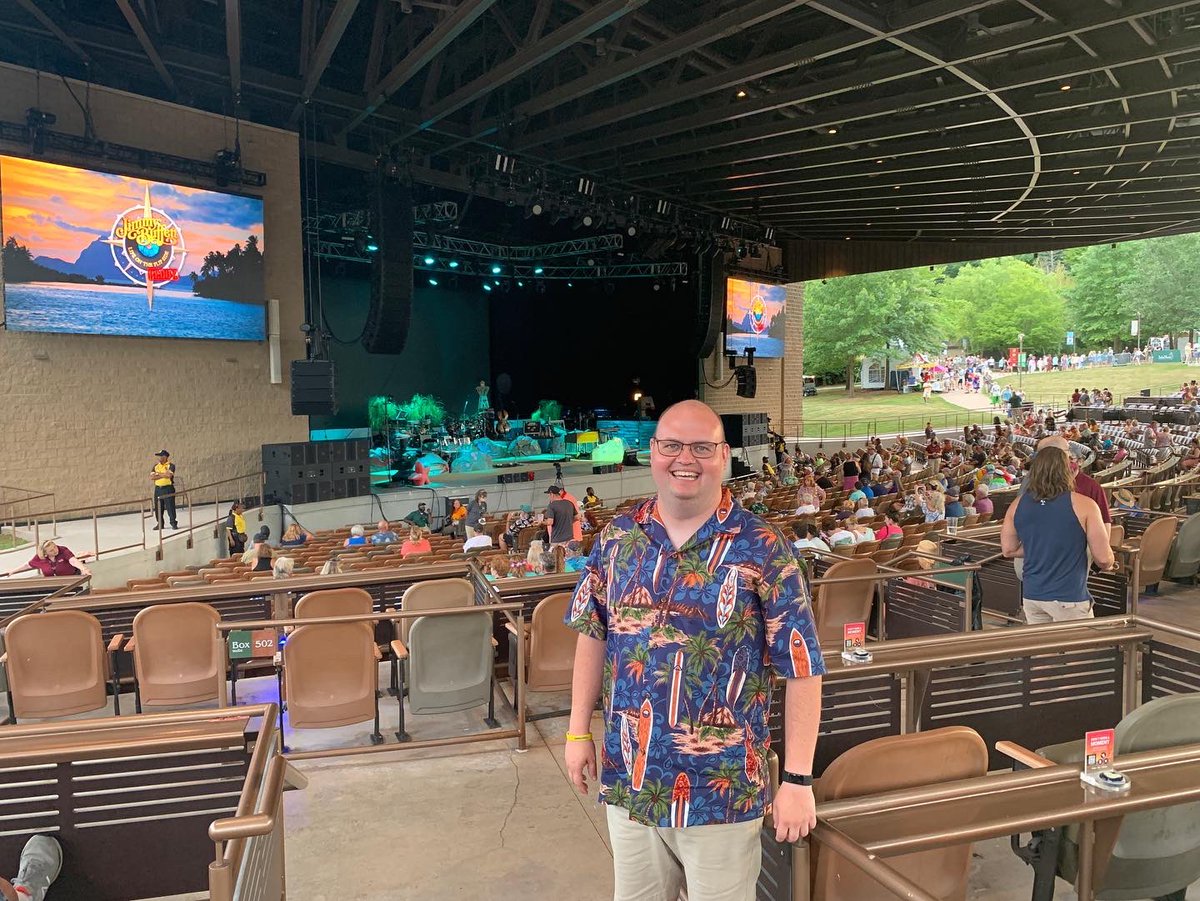 DrJKMitchell's tweet photo. So I finally attended my first Jimmy Buffett and the Coral Reefers Concert and it was held at the same spot as Woodstock in Bethel, New York. It was incredible! #ParrotheadForLife https://t.co/8dzrj4WIbV