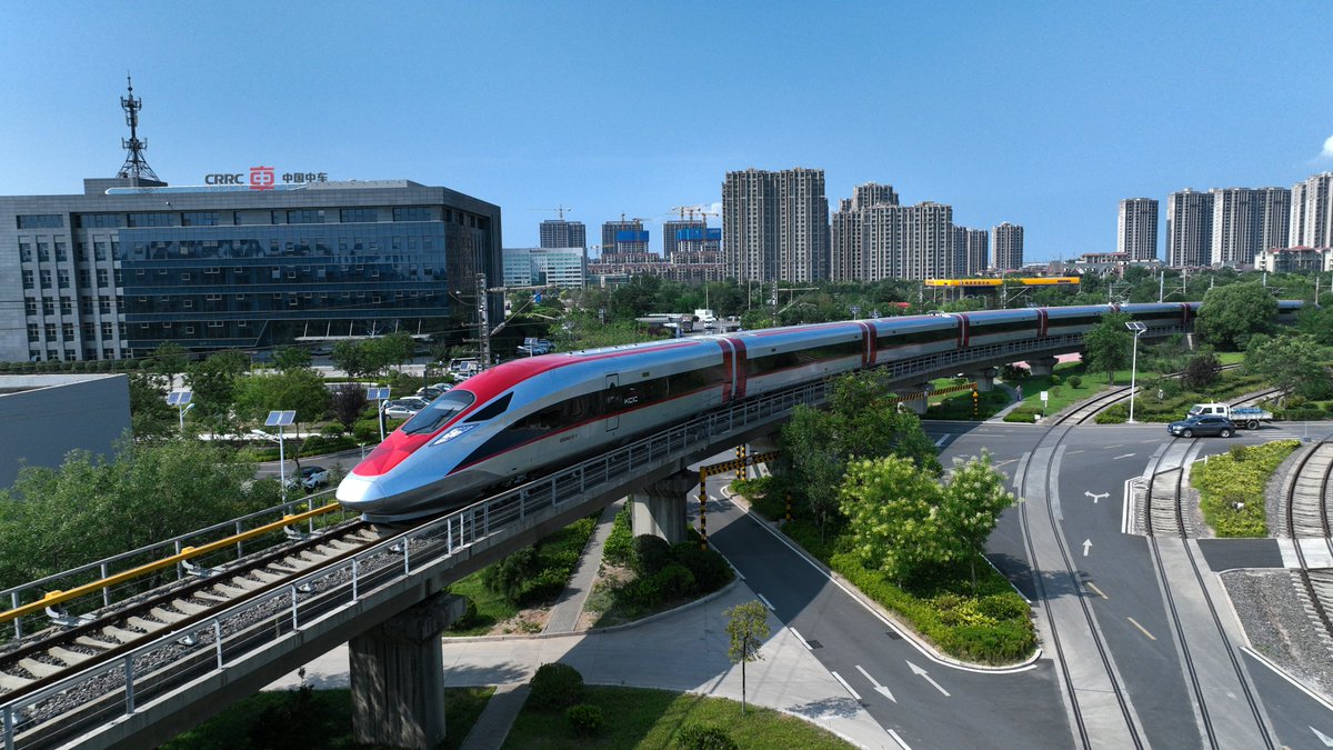 CRRC_global's tweet photo. On August 5th, the #Jakarta-#Bandung high-speed #EMU exported to #Indonesia successfully rolled off the assembly line in #Qingdao @loveqingdao
. This is also the first time that high-speed EMU exported from China to foreign countries. https://t.co/QWS8J8NX4x