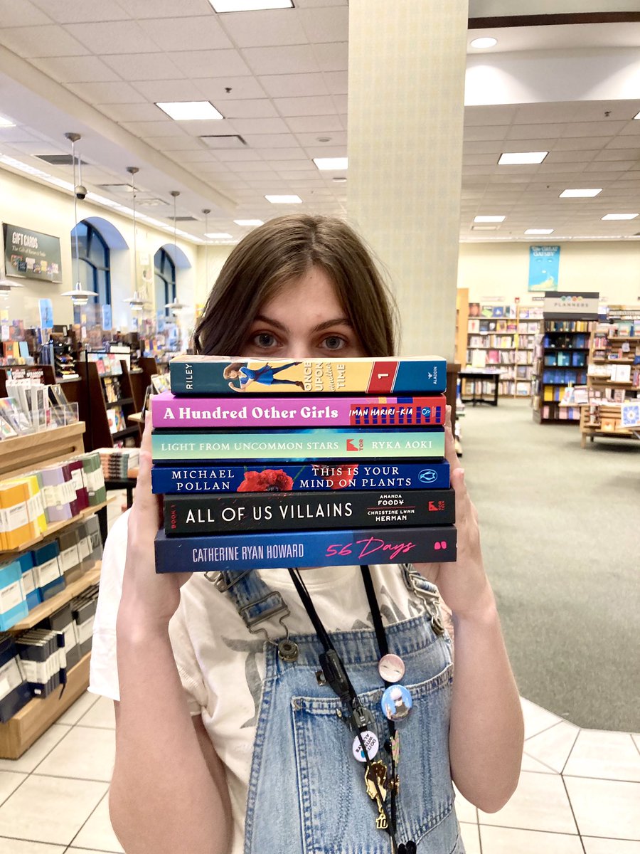 BNVenturaCA's tweet photo. Our August monthly picks are here! #monthlypicks #booklover #barnesandnoble #bn232 https://t.co/tXxrE9mnW4