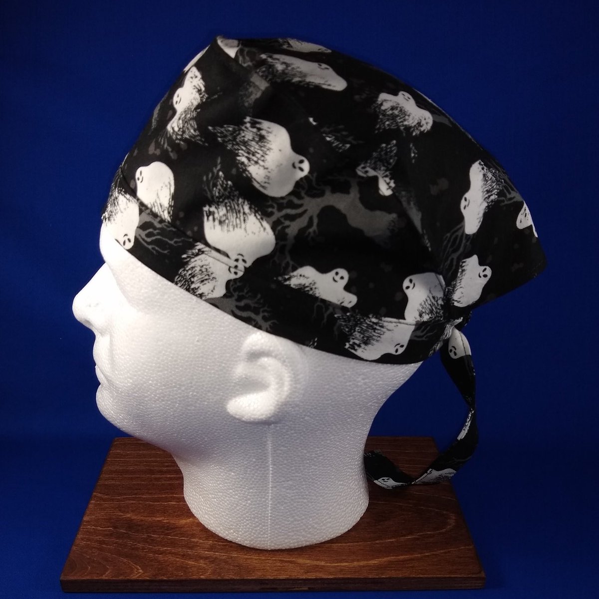 nanasstitches's tweet photo. Excited to share the latest addition to my #etsy shop: Ghost Unisex Scrub Cap #unisexscrubcap #halloween #scrubcap #halloweenscrubcap #chemocap #surgicalcap https://t.co/uAu9jp5sVH https://t.co/qrjLHXhv07