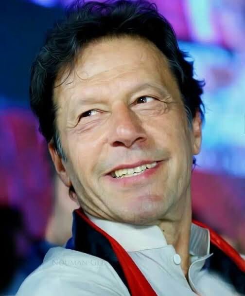 PTIofficial's tweet photo. نہ میں گرا نہ میری امیدوں کے مینار گرے
پر کچھ لوگ مجھے گرانے میں کئی بار گرے!! https://t.co/1c50HWfA9g