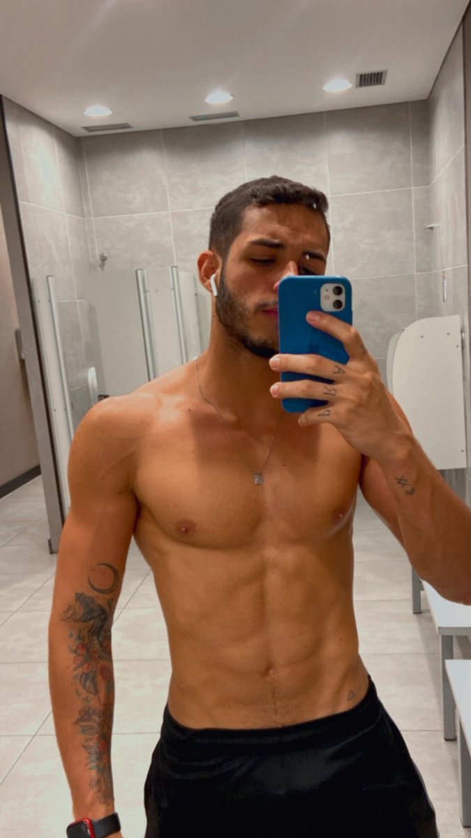 Daniel_Av2022's tweet photo. Voltando ganhar um corpinho 🥵 https://t.co/Co6iqFNRn3