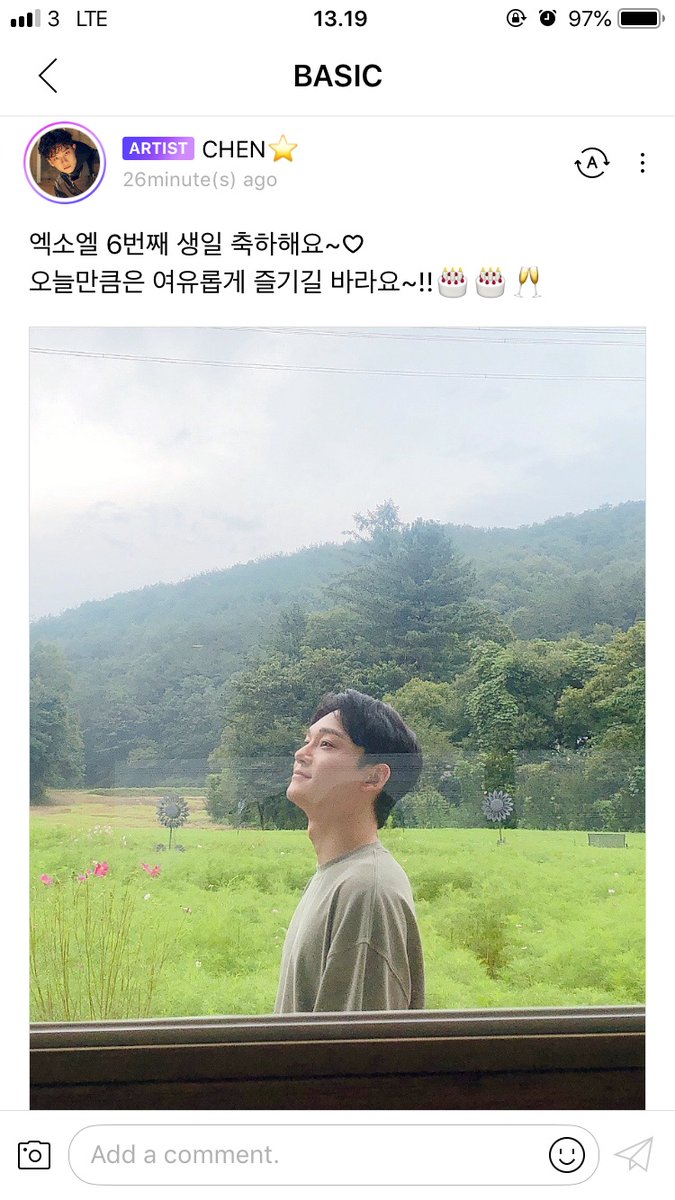 cybiloey's tweet photo. tb to our 6th anniversary 🥺
7/9 members greeted us 😭
(minseok and kyungsoo were in the military at the time) https://t.co/XNuSn90BCl