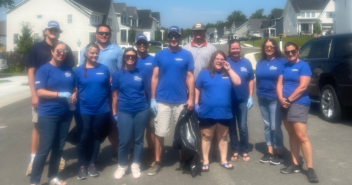 CraftMasterHome's tweet photo. We recently closed on our last home in NewMarket Village at RounTrey, and our team spent yesterday afternoon cleaning up! 

We also made a donation to The Arbor Day Foundation, planting a tree for each home we built.

Learn more about how we give back -->https://t.co/MDPutddQPh https://t.co/vffX57lfa8