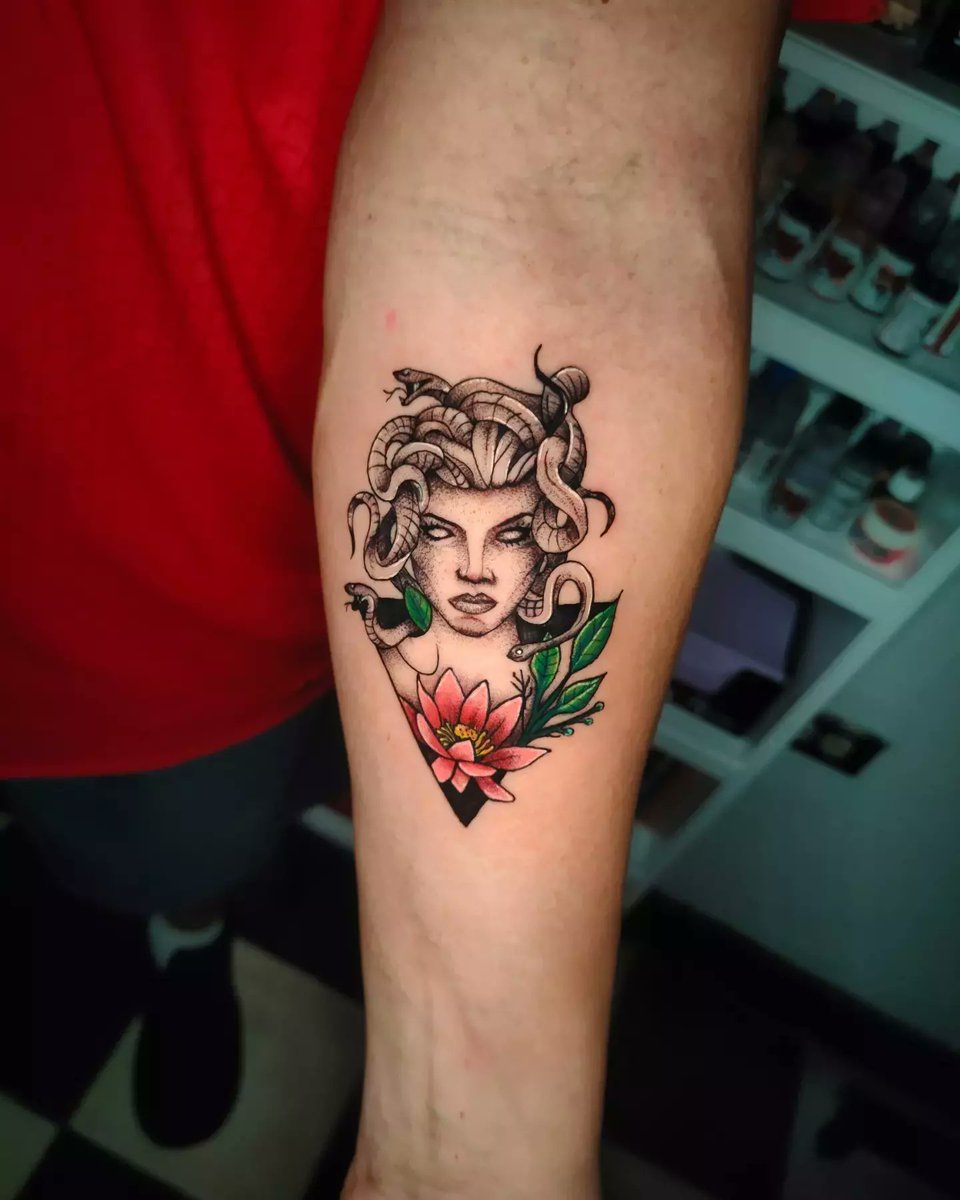 elcuaracom's tweet photo. ¡Bomba termonuclear! Vengo a anunciarles que finalmente me hice mi 2do tatuaje y tenía que hacerlo con los mejores de toda la vida, los frenes de @panamatattoos con el artista #alexhctattoo.

Gracias al bro #tobytoon siempre por la amabilidad. 🤭💙🙏🏻 #tattoo #panama https://t.co/R2BHTE1nfl