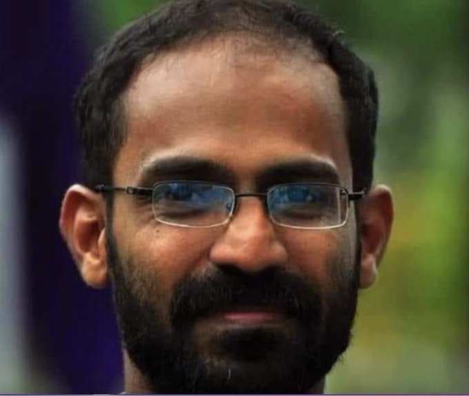 himanshukeliye's tweet photo. हाथरस में एक उन्नीस साल की लडकी की बलात्कार के बाद हत्या कर दी गयी. एक पत्रकार इस घटना की रिपोर्टिंग के लिए हाथरस जा रहा था. ध्यान दें, जा रहा था. रास्ते में उसे गिरफ्तार कर लिया गया, उसका जाना शान्ति व्यवस्था के लिए खतरा था. 

वह बाईस महीने से जेल में है. https://t.co/nejO6SLe1u