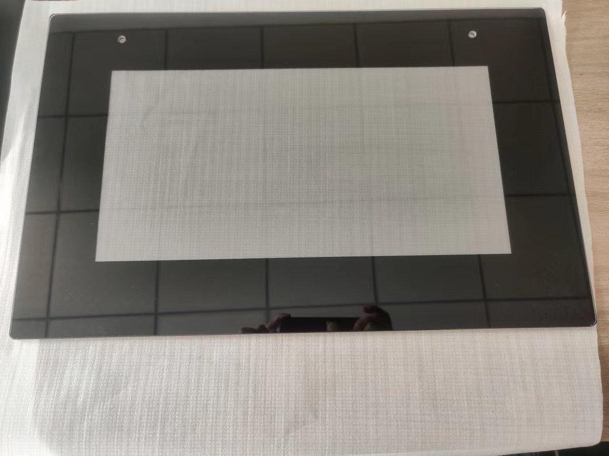richenglass's tweet photo. Here is our new tinted glass with black frames for oven doors.

#tintedglass #temperedglass #ovendoorglass #ovenglass #glasscontrolpanel #cookerdoor #heatresistantglass #glassmanufacturer #glassproducer #coloredglass #windows #fireplaceglass #stoveglass #bronzeglass #greyglass https://t.co/bxPfC1U3Ua