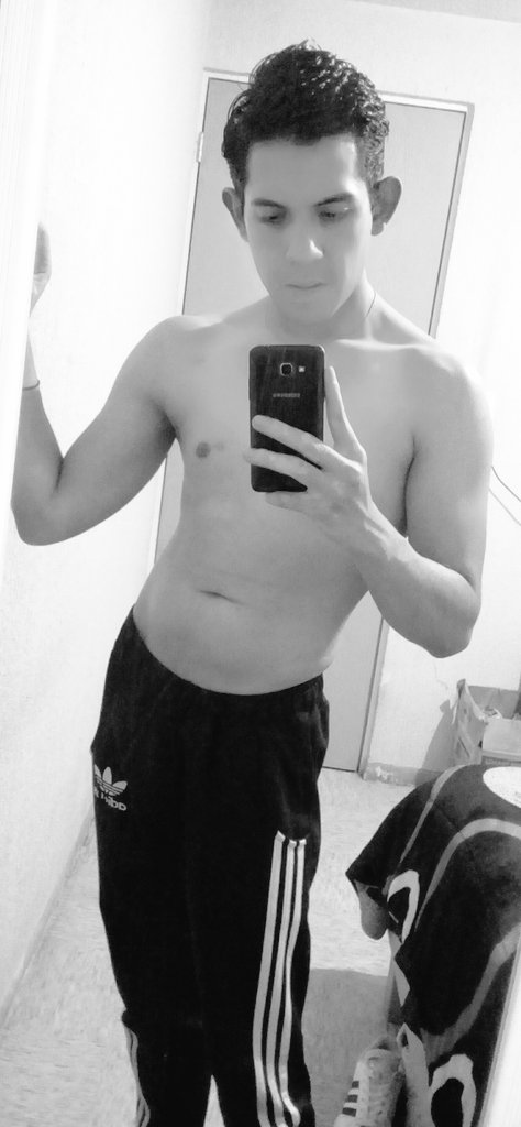 _EddieFinn's tweet photo. Dos semanas de regreso a la rutina...
Según yo ya hay resultado. 😜😅😛
#exercise #dayroutine https://t.co/G8wmZA0Dp6