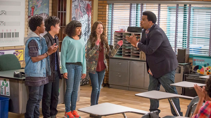 k50cullen's tweet photo. In 2015 and 7 Years Ago, #MrRobinson premiered on @nbc on this day and ended too soon RT and Like if you remember this show. (@MrCraigRobinson, #BenKoldyke, @GilpinPeri, @brandontjackson, @spencergrammer, @AmandlaStenberg, @robbcullen, #MarkCullen, #HowardKlein, https://t.co/QFtMX7TN0H