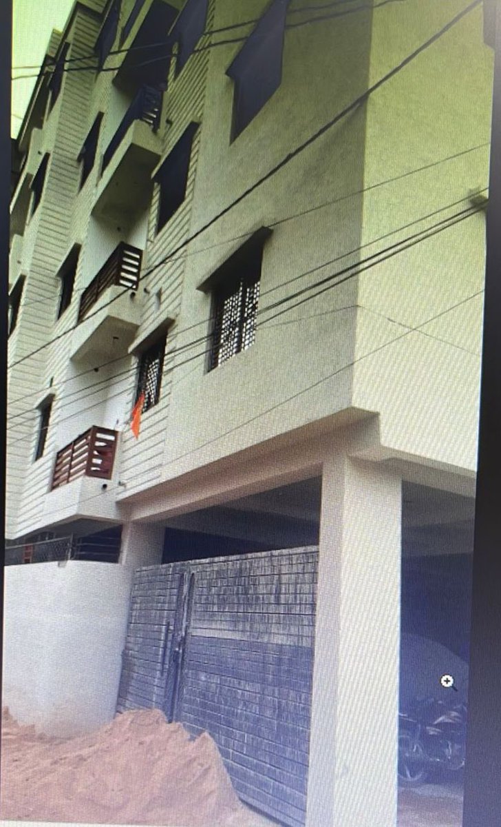 Plchakraborty's tweet photo. Kolkata Police conducting raids @ 3 addresses all belongs to arrested #Ranchi HC advocate #RajibKumar & recovers three diaries where details of cash transaction mentioned.
Chats,digital evidence suggest that there was discussion about money with those who were doing PILs.1/2 https://t.co/Rtq7lbvDu9