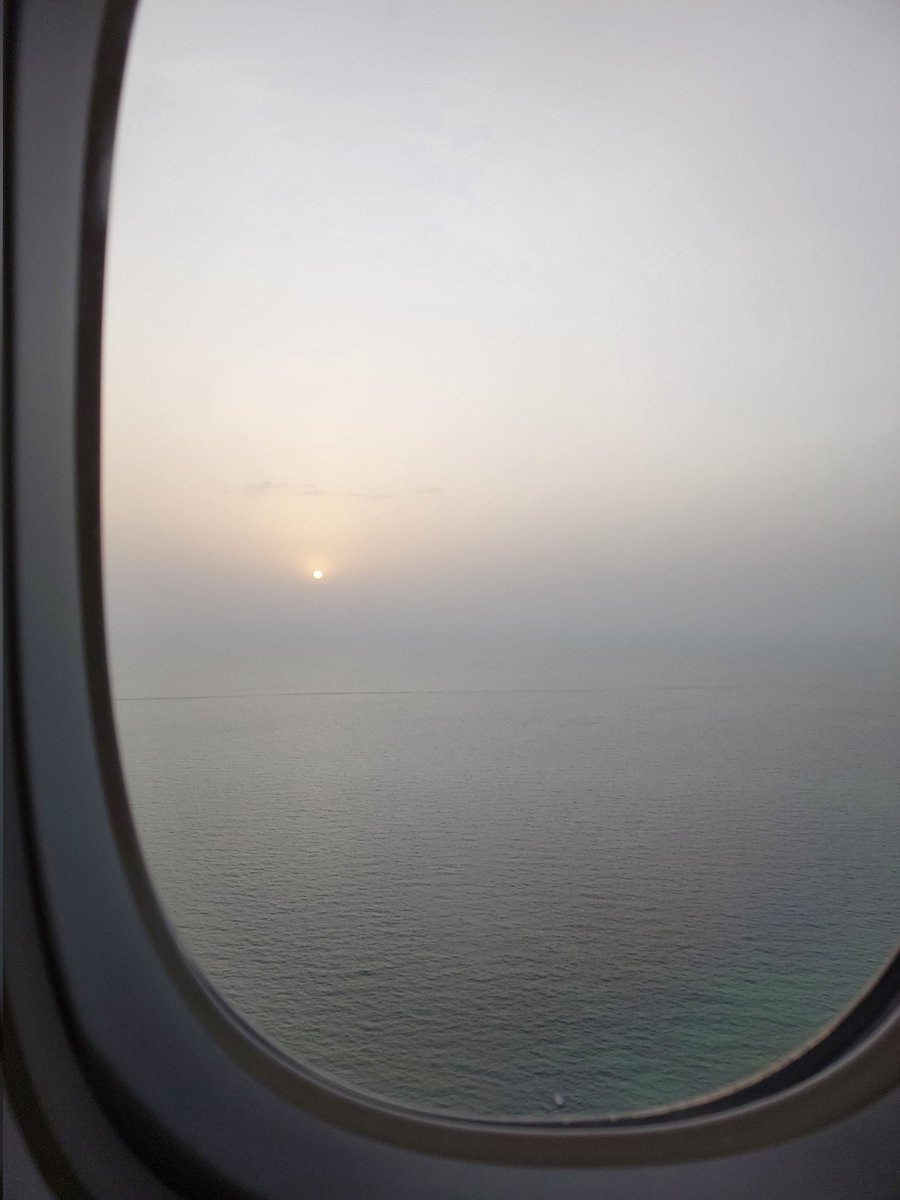 CANeetiChauhan's tweet photo. And lastly... where's the fun without some lovely #flightpics ๐คฉ https://t.co/2Ni9UVIQXT