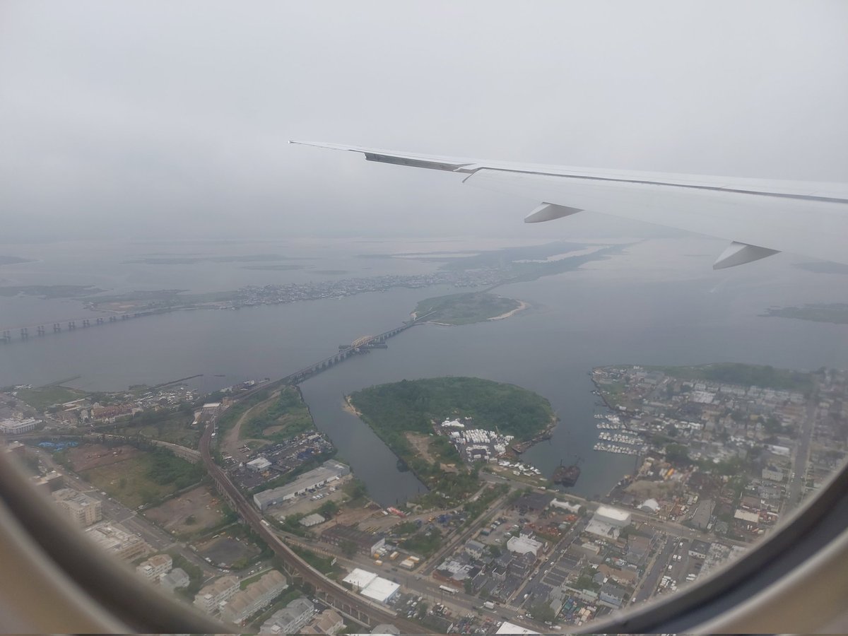 CANeetiChauhan's tweet photo. And lastly... where's the fun without some lovely #flightpics ๐คฉ https://t.co/2Ni9UVIQXT