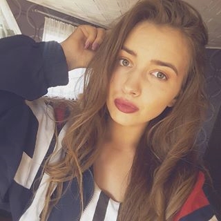 lindseys812's tweet photo. I want to suck your cock better than anyone has before.🧡 https://t.co/CiL50wfRIN
