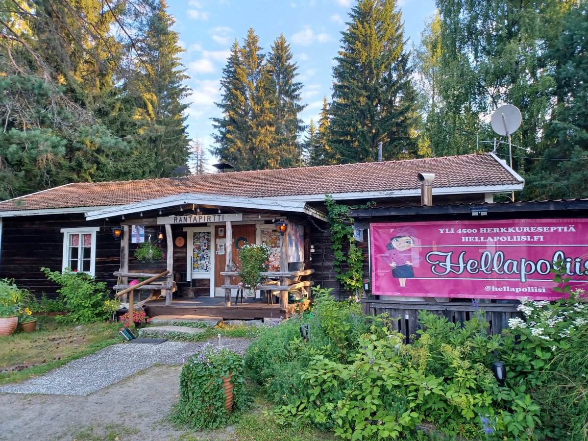SaariJarno's tweet photo. Best place to stay during @RallyFinland event is traditional #Rantapirtti. Beautiful and hot rally day ahead😎🇫🇮. #InfoTeam https://t.co/gXDCyxDOPL