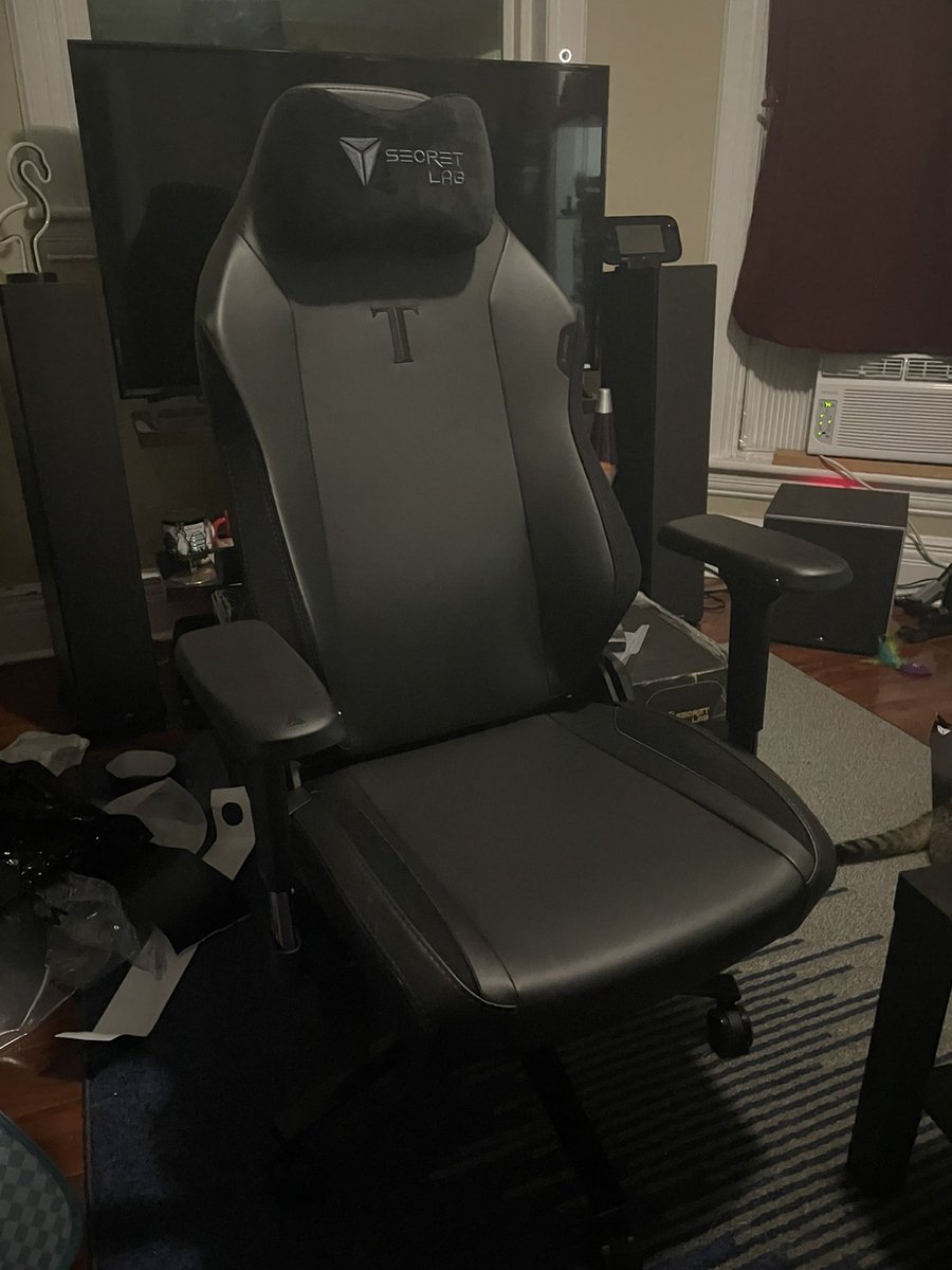 Secret Lab Titan Evo 2022
#Secretlab