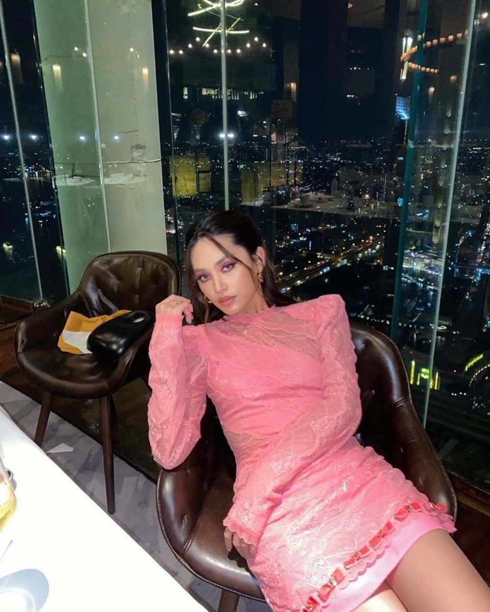 hourlyfah's tweet photo. while we're at it, here's a guide to fah complete with all her socials and dramas (with links on where to watch them!) 

https://t.co/vsRdwtiI0H
https://t.co/oH2MoGLRBv
https://t.co/9dEnl8D9Kl https://t.co/UKdA84G4U0