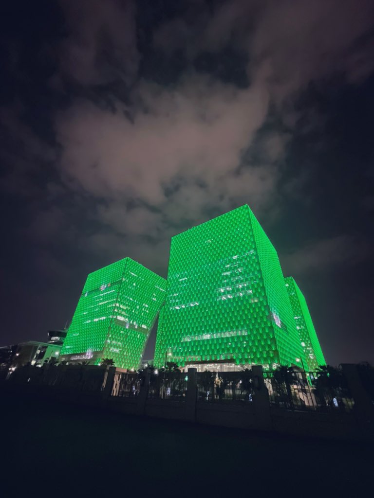 7saiiff's tweet photo. #Riyadh https://t.co/GA1YmRfHJU